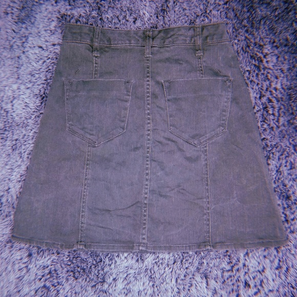 Olive green skirt - Picture 2 of 3